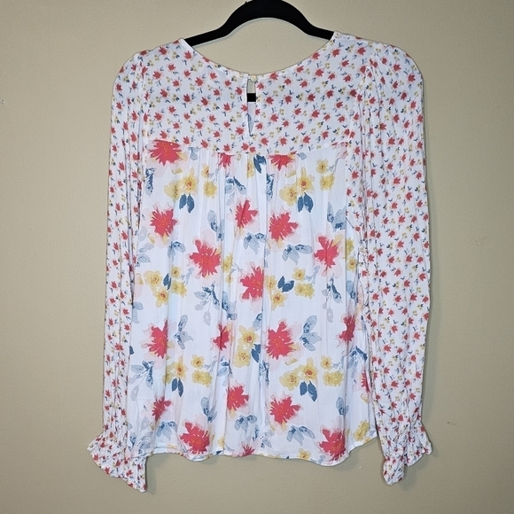Andree by Unit Floral print long sleeve top Size Small - Picture 2 of 7